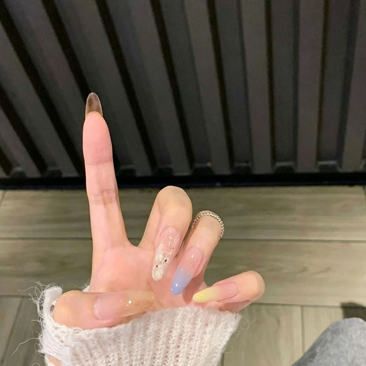 Trendige Künstlerische Stiletto-Nagelverstärkungen
