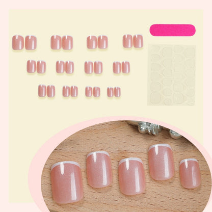 Kunstnagelset mit zartem Rosé-Finish Brehn