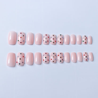 Dekoratives mit Edelsteinen besetztes Nagelkunst-Set