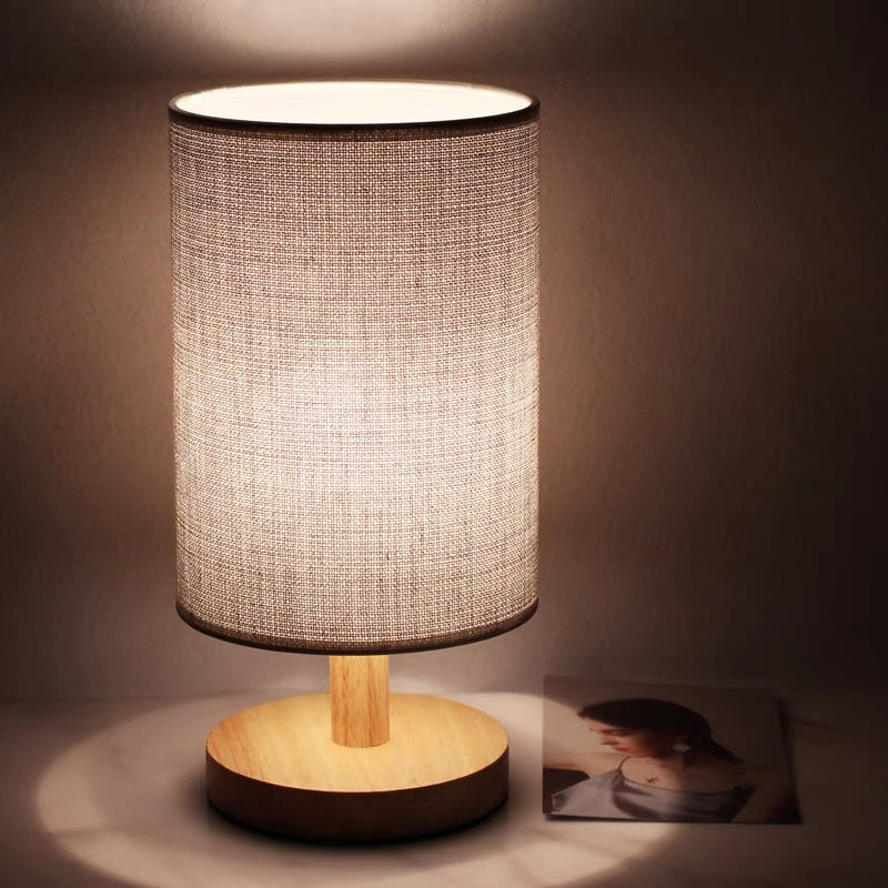 Zeitgenössische stilvolle Tischlampe