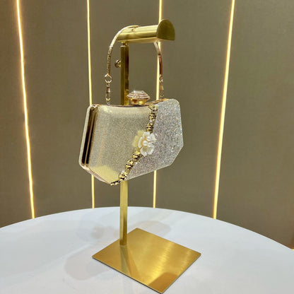 Glamouröse Clutch-Tasche mit Strassbesatz