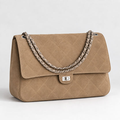 Elegante gesteppte Schulter