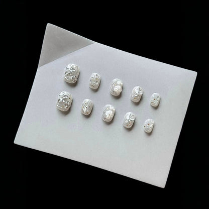 Künstlerische Floral Press-On Nagelkollektion  1791772956