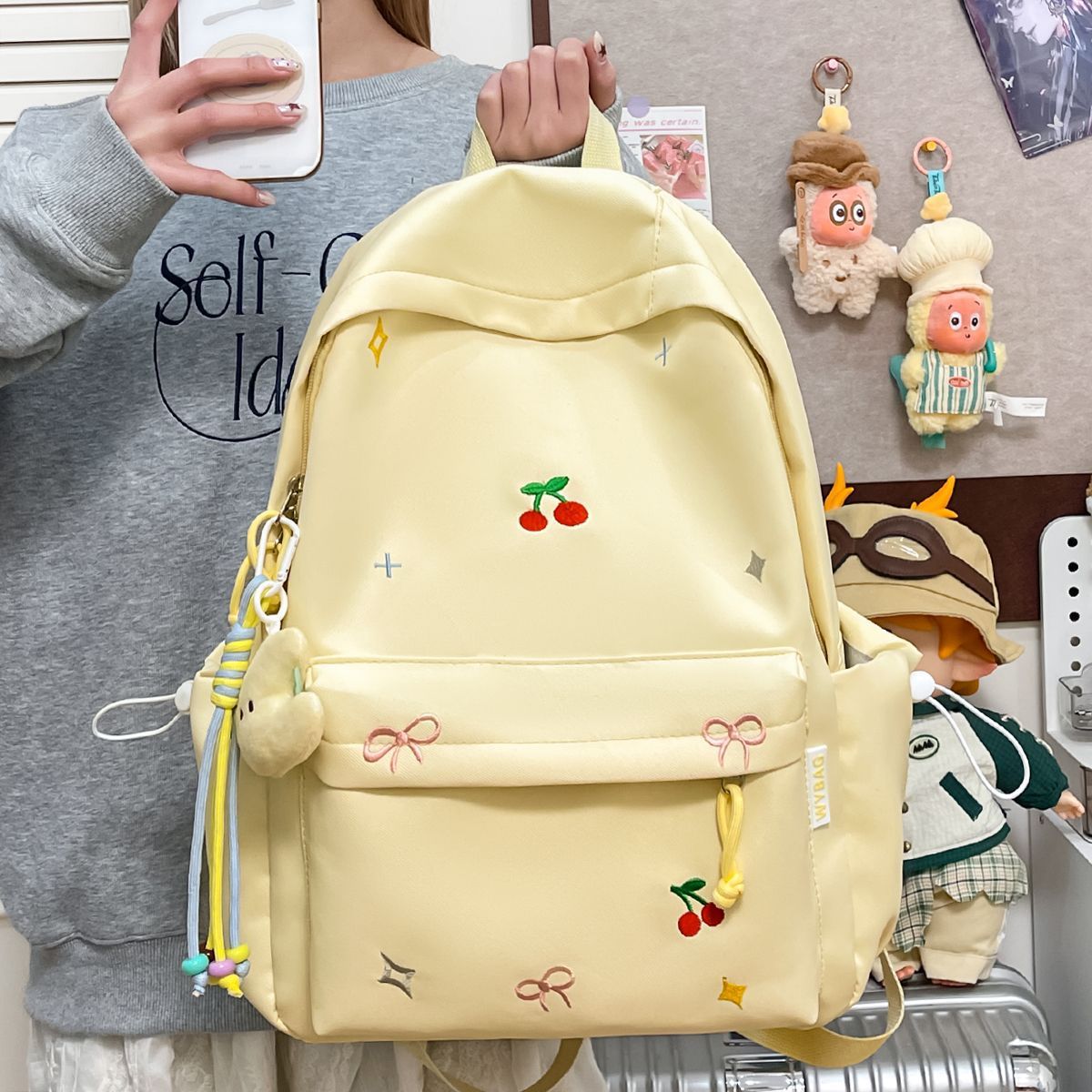 Verspielter Rucksack mit Stickereien Brehn