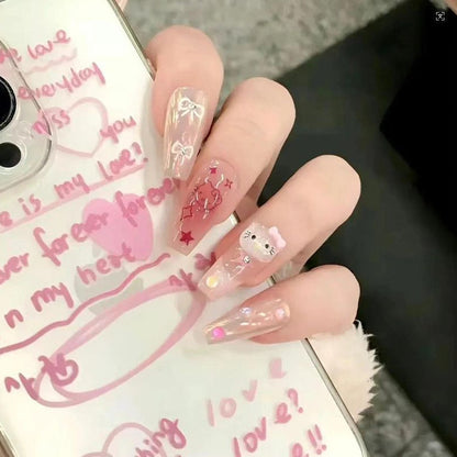 Kunstvolle Nagelset mit 3D-Blumen- und Schleifendetails Brehn