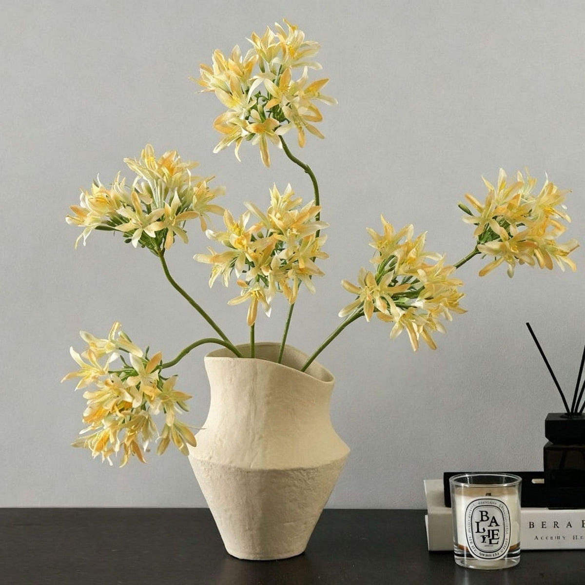 Lebensnahe künstliche Blumenstrauß-Anordnung