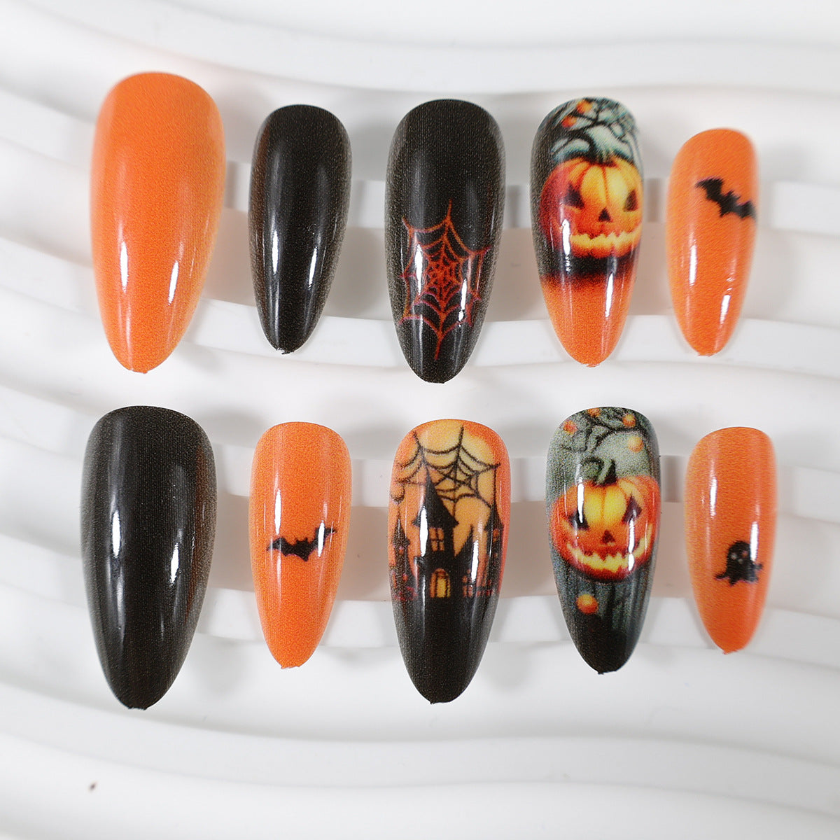 Halloween Kunstnagelset mit kreativen Geister- und Kürbismotiven Brehn