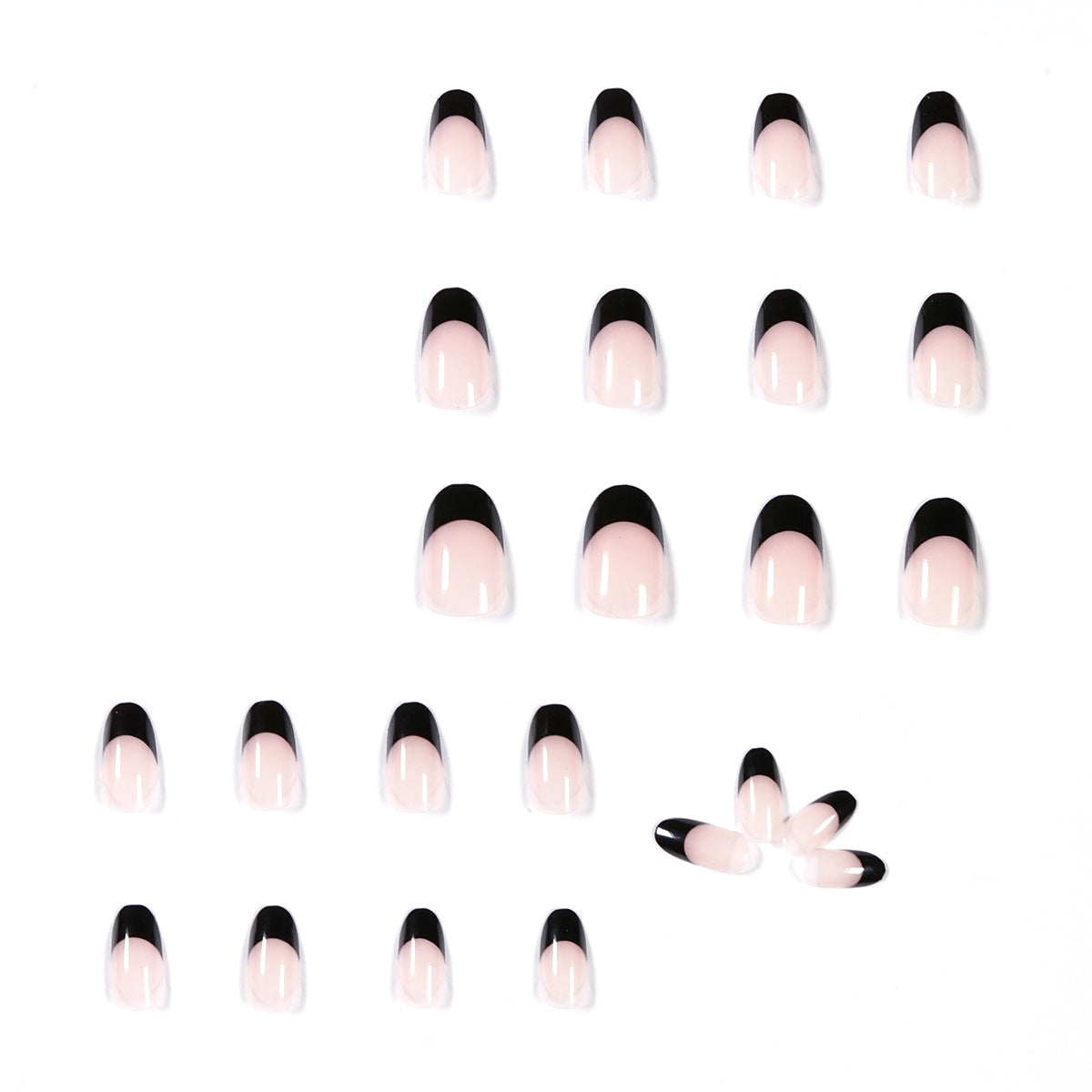 Kunstvolle Nagelkunst mit elegantem French-Tip Design Brehn