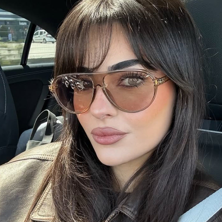 Damen stilvolle Sonnenbrille im aerodynamischen Design Brehn