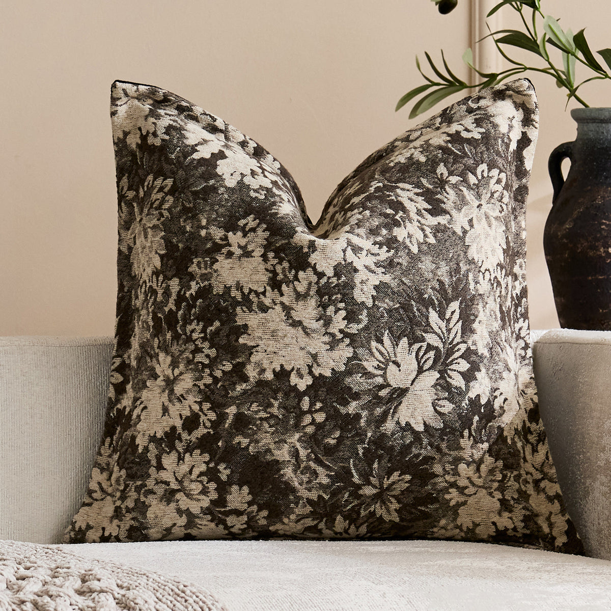 Übergroßes Jacquard Blumen Velours Kissenbezug mit verdecktem Reißverschluss