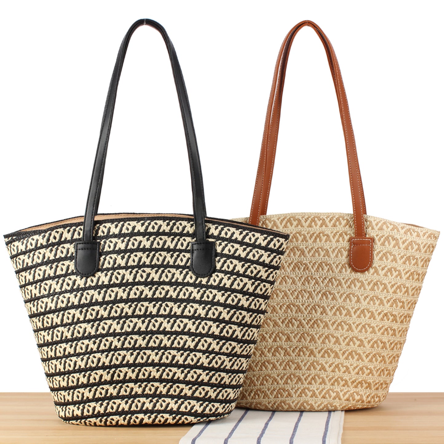 Designer-Strohtasche mit Kontrastierendem Muster und Eleganten Ledergriffen Brehn