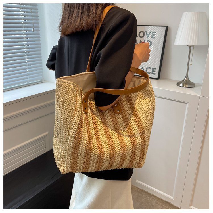 Geräumige Shopper-Tasche mit Lederakzenten Brehn