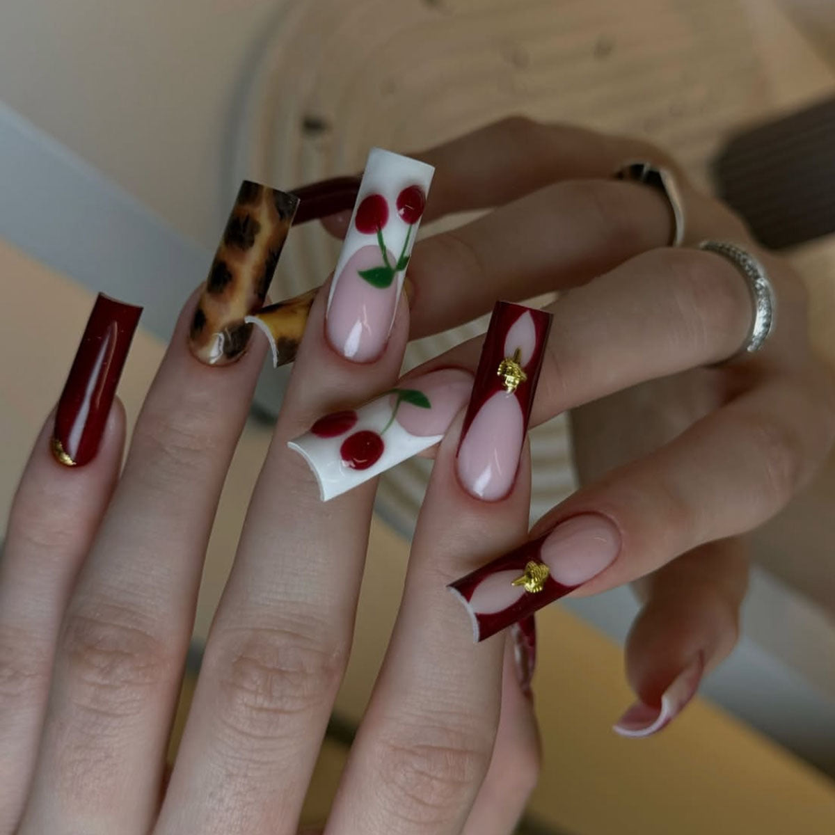 Künstlerische Lange Nail Art Extensions Brehn