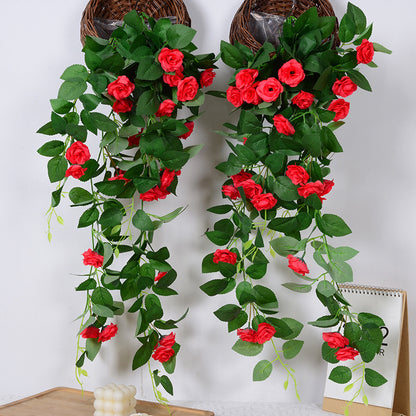 Dekorative hängende Blumenanordnung
