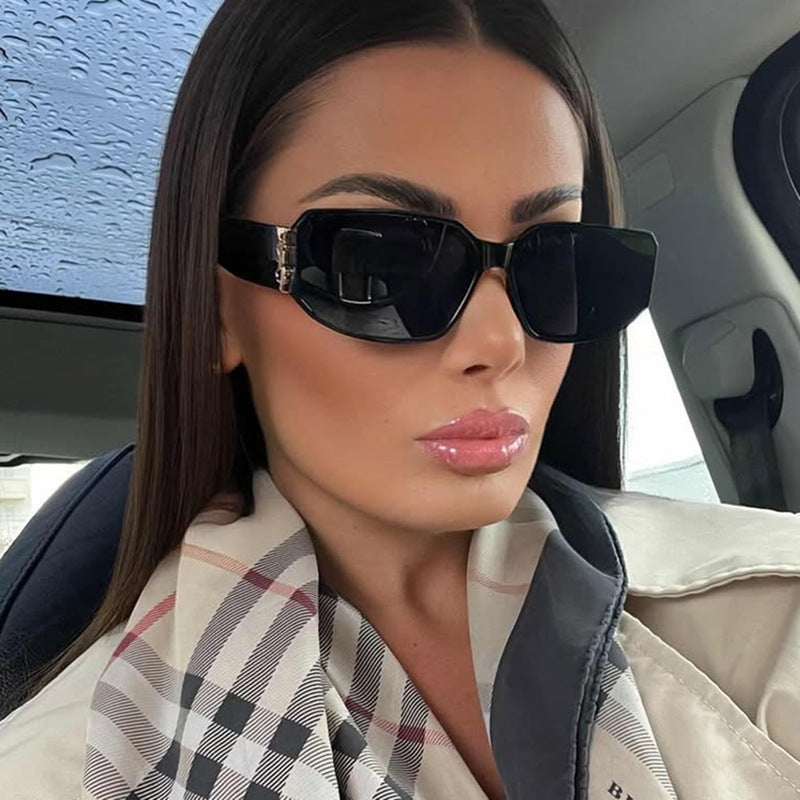 Damen modische Sonnenbrille mit eckigem Design und luxuriösen Details Brehn
