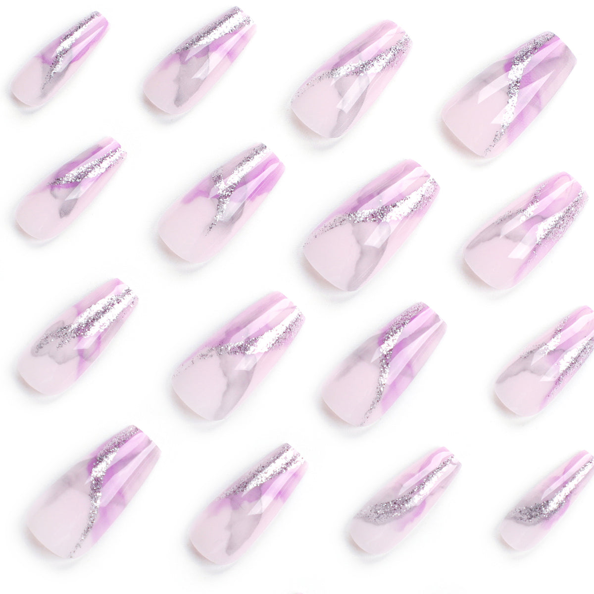 Kunstvolle Nailart mit Glitzerdetails Brehn