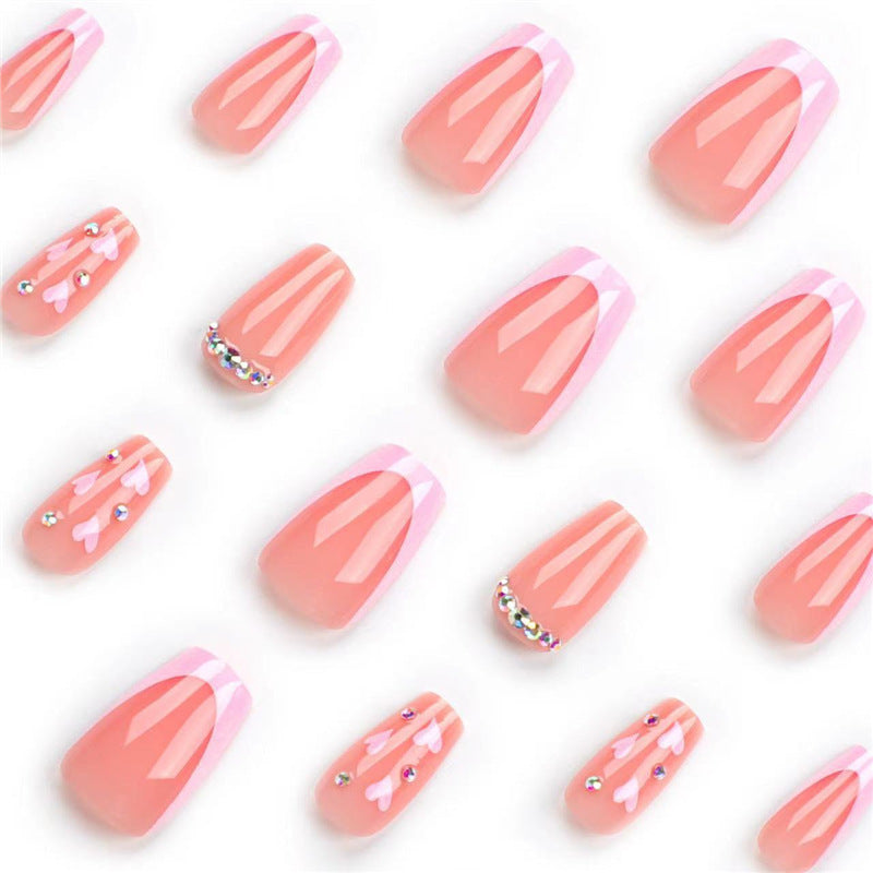 Dekorative Faux-Nagelverlängerungen mit Strass-Akzenten Brehn