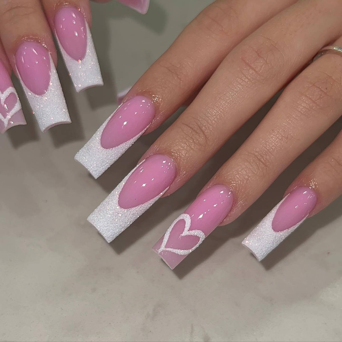 Herz-verzierte Gradient-Nagelkunst-Design Brehn