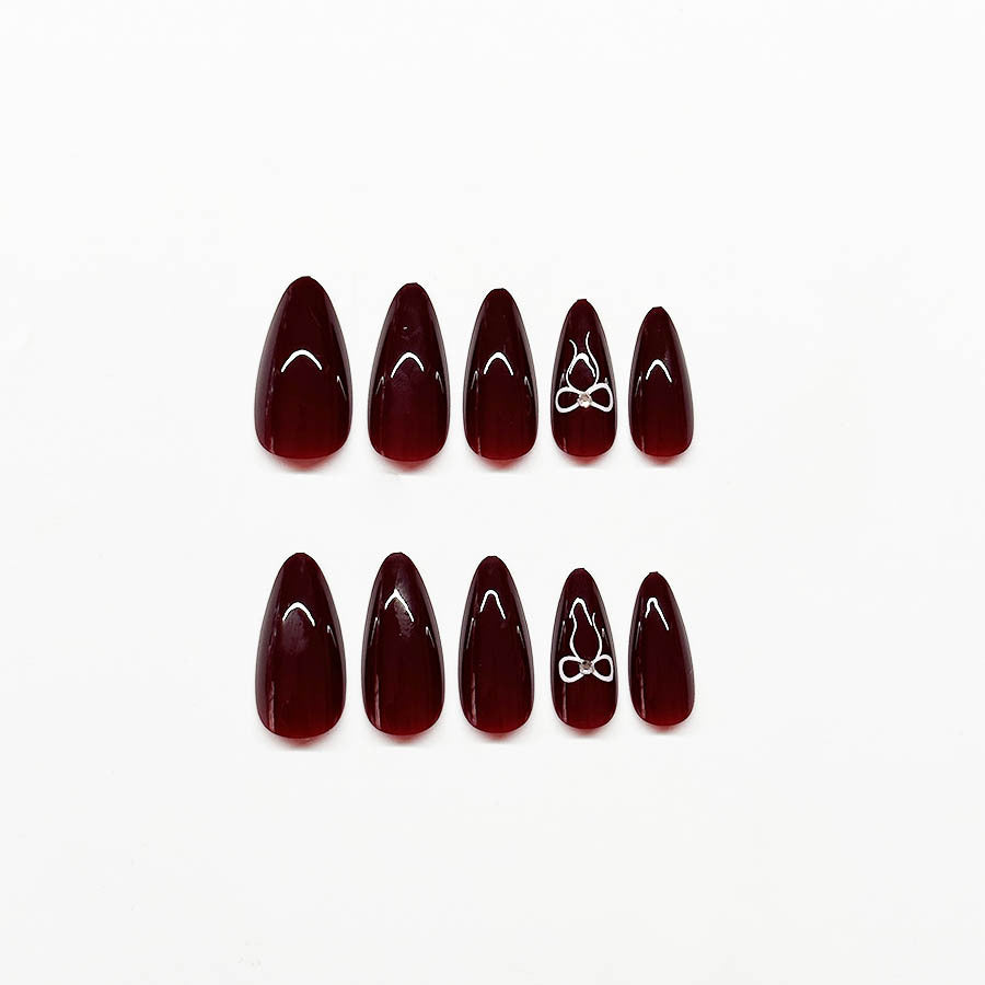 Elegante Stiletto Press-On Nagelerweiterungen Brehn