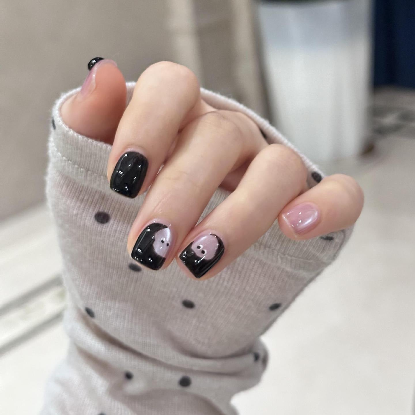 Kunstnägel mit Modernen Geometrischen Designs Brehn