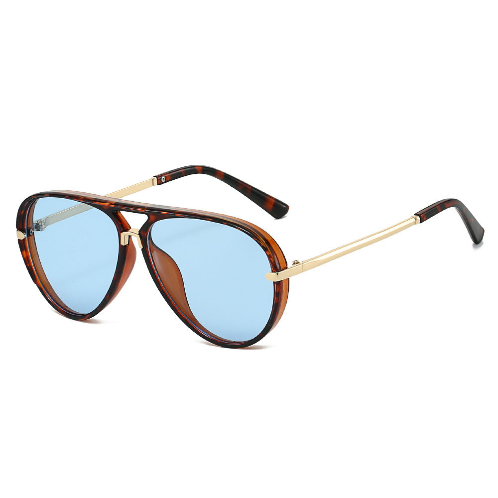 Elegante Aviator-Sonnenbrille mit goldenen Akzenten Brehn