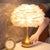 Federnde dekorative Tischlampe