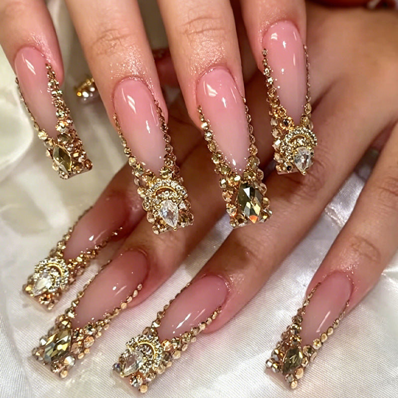 Kunstnagelset mit Glamourösen Strassakzenten Brehn