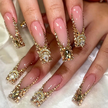 Kunstnagelset mit Glamourösen Strassakzenten Brehn