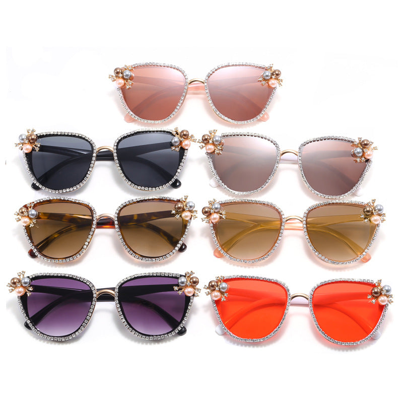 Damen glamouröse Sonnenbrille mit Perlen- und Kristalldekoration Brehn