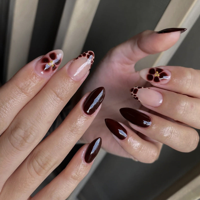 Kunstvolle Nagelverlängerungen im modernen Design Brehn