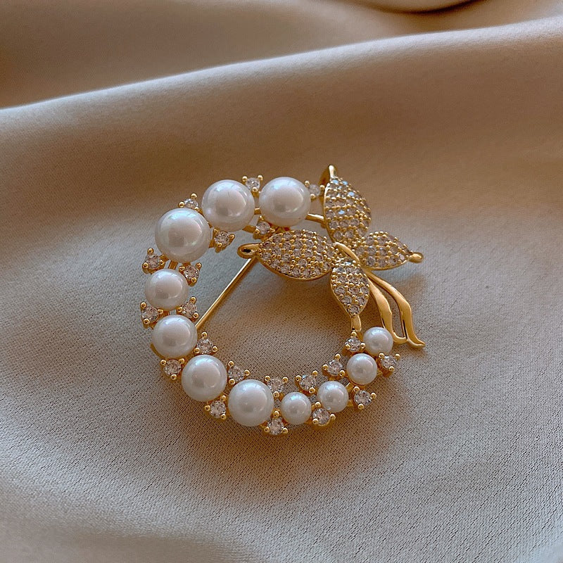 Exquisite Perlen und Strass Brosche Brehn