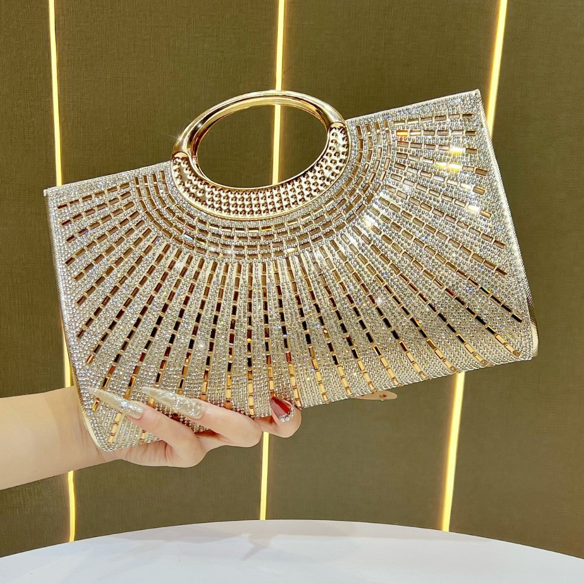 Statement Metallische Abend Clutch