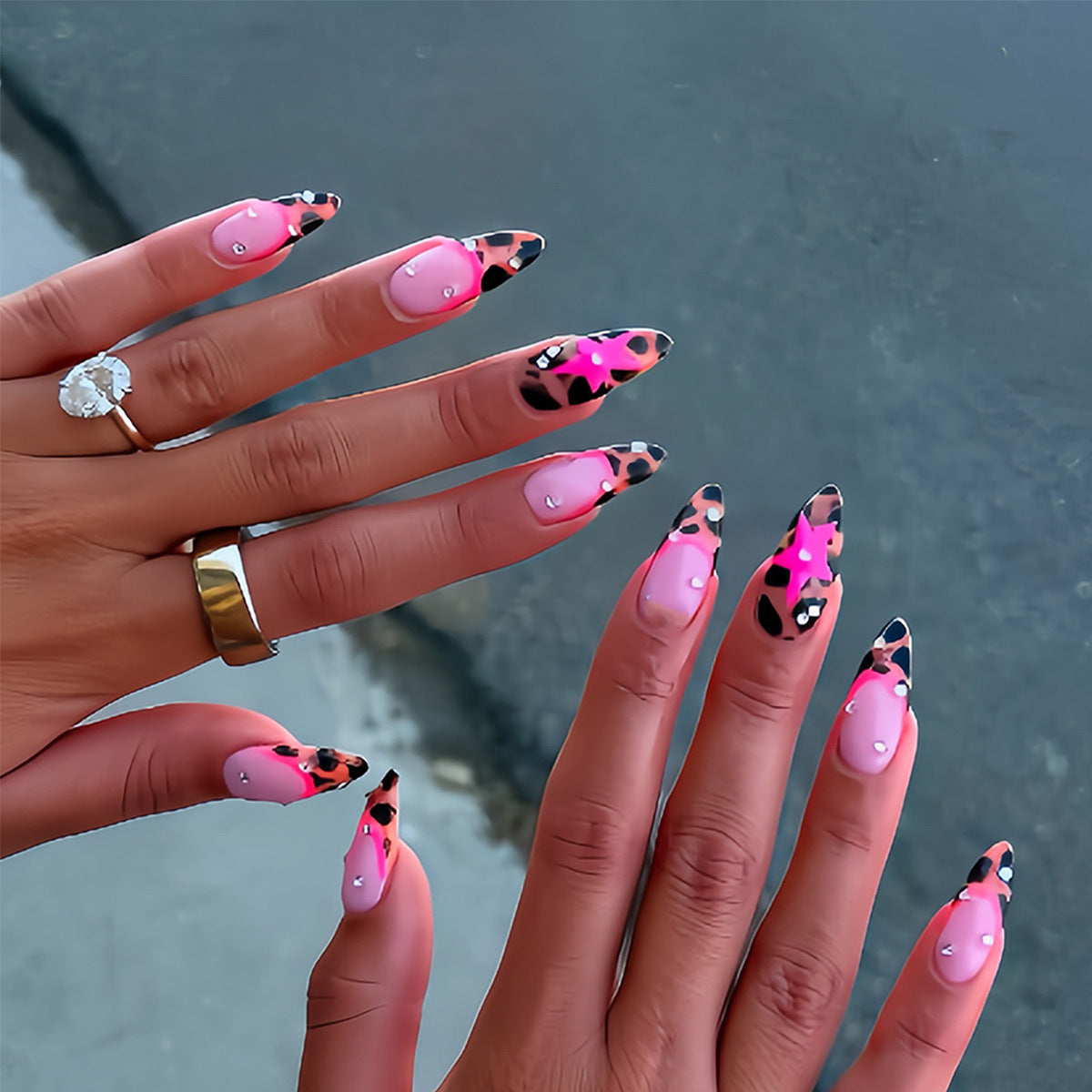 Glamouröse Stiletto-Nagelspitzen