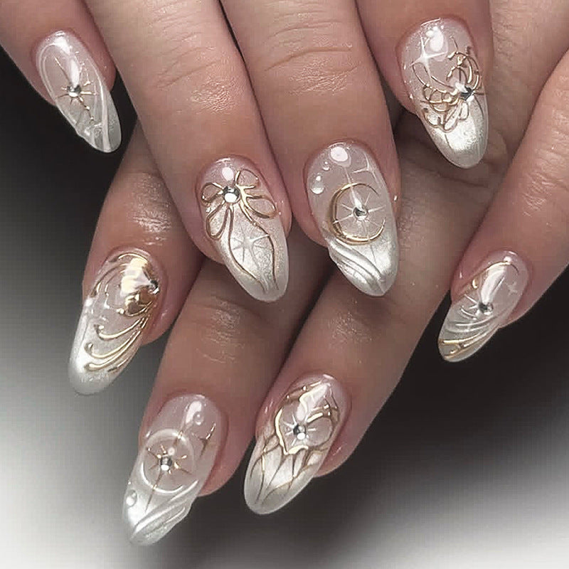 Premium Dekorative Press-On Nagelkunstset mit Glamourösen Akzenten Brehn