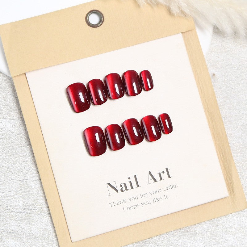 Kunstnagelset mit glanzvollem und modernen Design Brehn