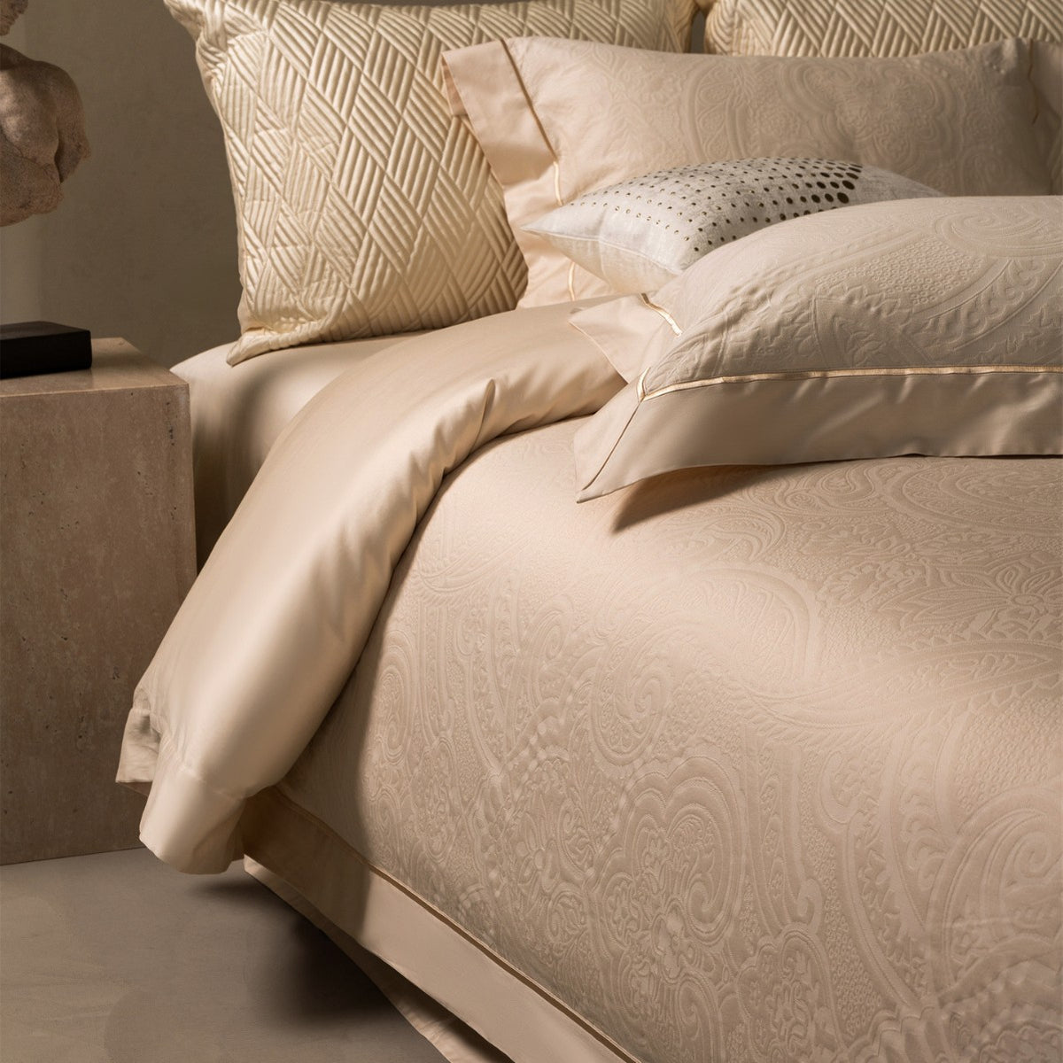 Luxuriöses gestepptes Paisley Jacquard Bettbezug Set