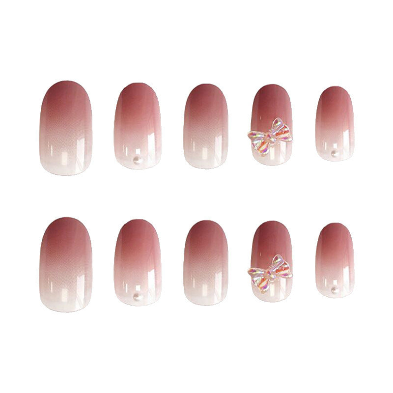 Elegante Schmetterlingsakzent-Nailart