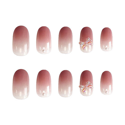 Elegante Schmetterlingsakzent-Nailart