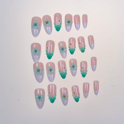 Blumenverzierte Press-On-Nagelset Brehn