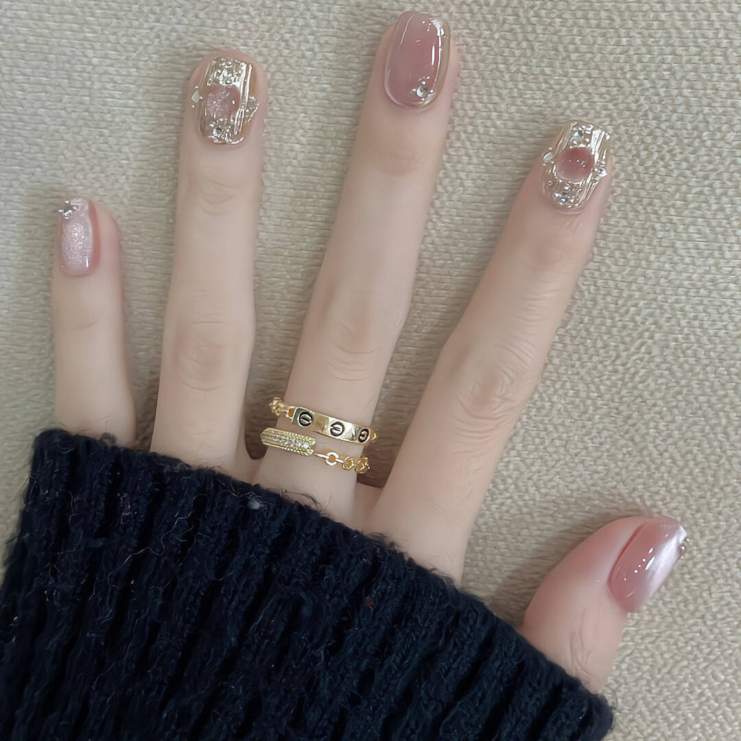 Elegante Press-On Nagelkunst Erweiterungen Brehn