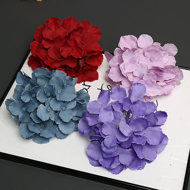 Elegante dekorative Blumenarrangement