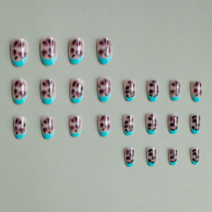 Künstlerische Tierdruck-Nagelkunst