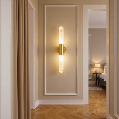 Moderne Marmor- und Messing-Wandleuchte
