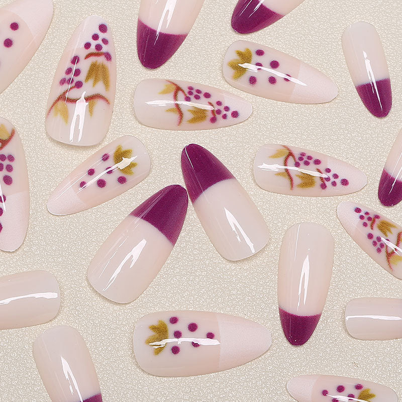 Botanisch inspiriertes Press-On Nageldesign