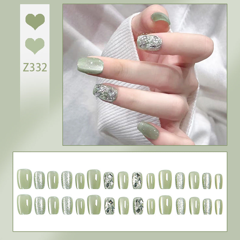 Kunstnagelset mit elegantem Glitter-Design und kreativen Effekten Brehn
