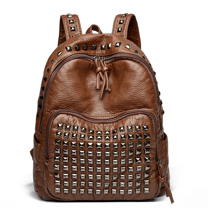 Stylischer genagelter Leder-Rucksack