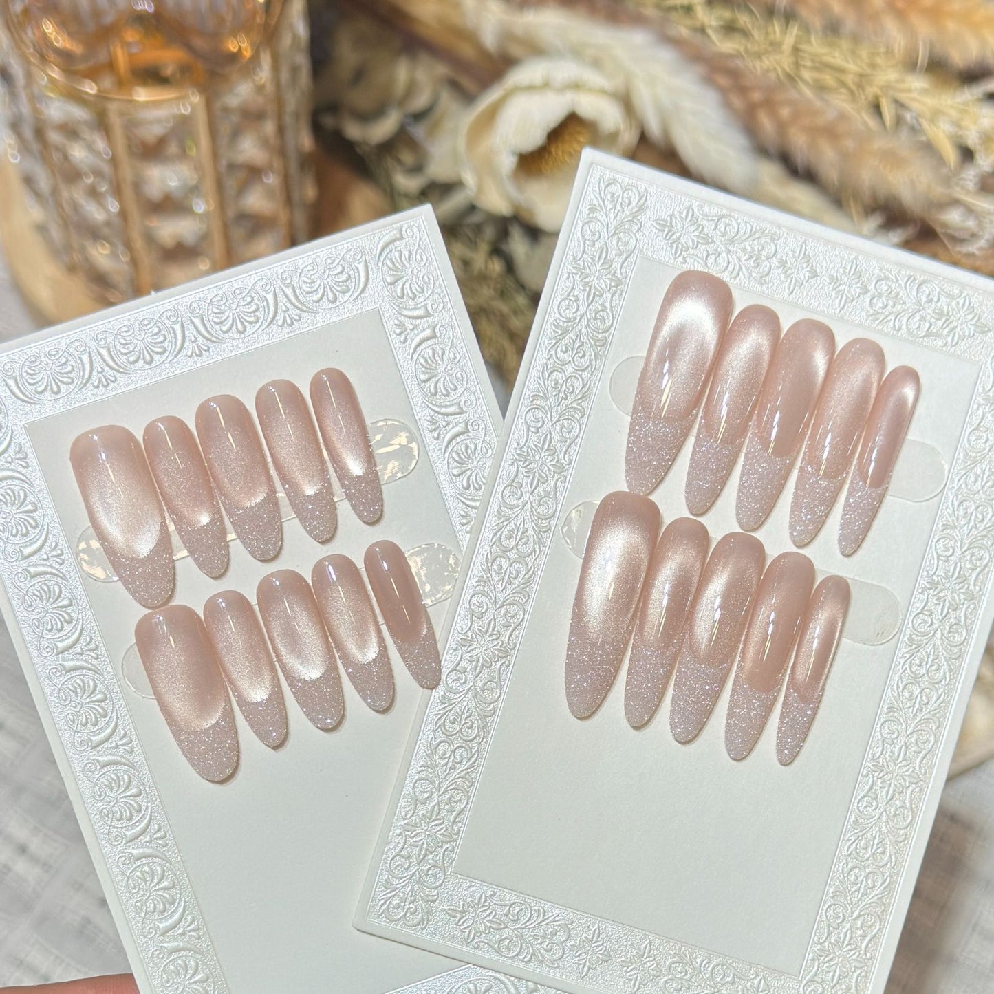 Glänzendes Press-On Nails Set Brehn