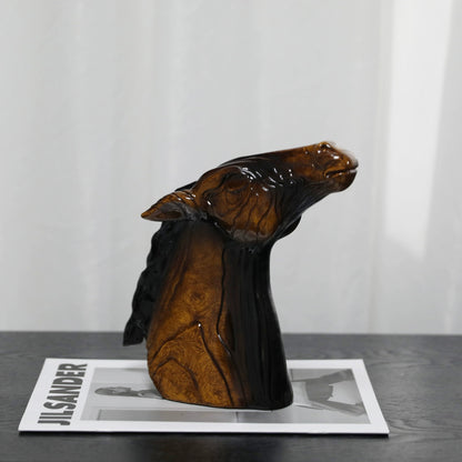 Moderne Pferdekopfskulptur