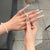 Glänzendes Press-On Nails Set Brehn