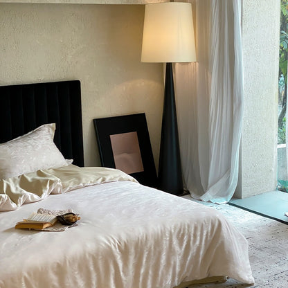 Luxuriöses Bettwäsche-Set aus Satin mit dezentem Blumenjacquard